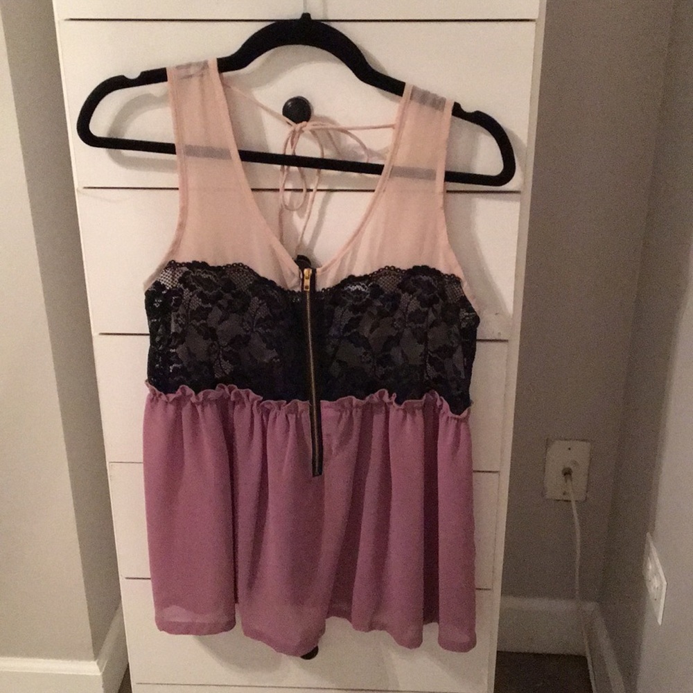 Love this top! Akira two toned silky tank